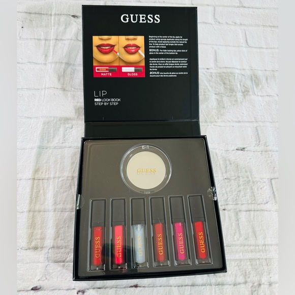 Guess Lip Red Look Book NWT - Picture 3 of 9